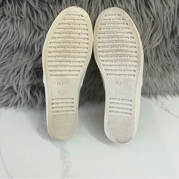 THE FLEXX  women’s gray leather woven slip on sneakers size 6 - Picture 9 of 9